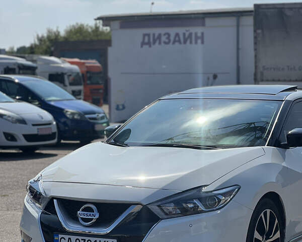 Белый Ниссан Максима, объемом двигателя 3.5 л и пробегом 42 тыс. км за 18000 $, фото 1 на Automoto.ua