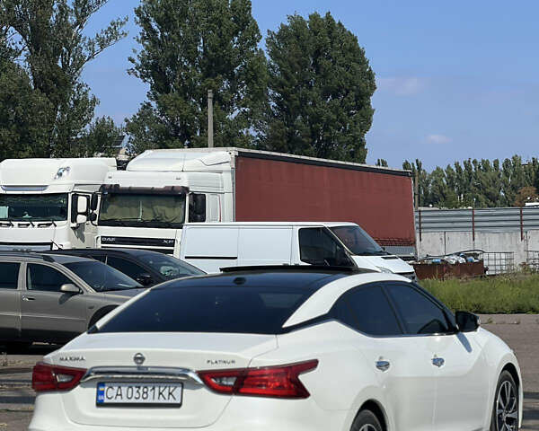 Белый Ниссан Максима, объемом двигателя 3.5 л и пробегом 42 тыс. км за 18000 $, фото 7 на Automoto.ua