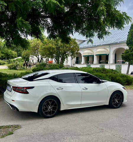 Белый Ниссан Максима, объемом двигателя 3.5 л и пробегом 95 тыс. км за 19500 $, фото 9 на Automoto.ua