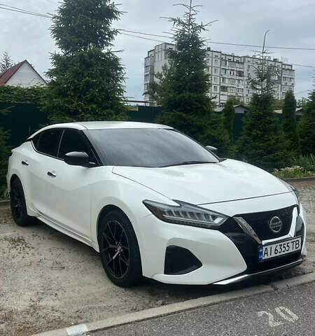 Белый Ниссан Максима, объемом двигателя 3.5 л и пробегом 95 тыс. км за 19500 $, фото 1 на Automoto.ua