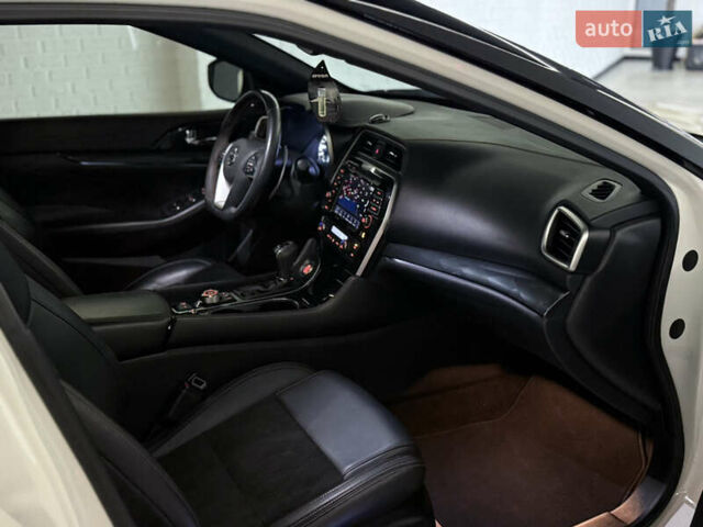 Белый Ниссан Максима, объемом двигателя 3.5 л и пробегом 147 тыс. км за 18200 $, фото 72 на Automoto.ua