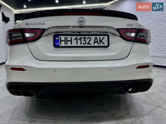 Белый Ниссан Максима, объемом двигателя 3.5 л и пробегом 147 тыс. км за 18200 $, фото 9 на Automoto.ua