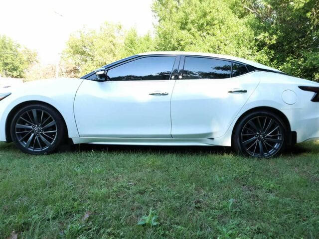 Белый Ниссан Максима, объемом двигателя 3.5 л и пробегом 47 тыс. км за 11200 $, фото 1 на Automoto.ua