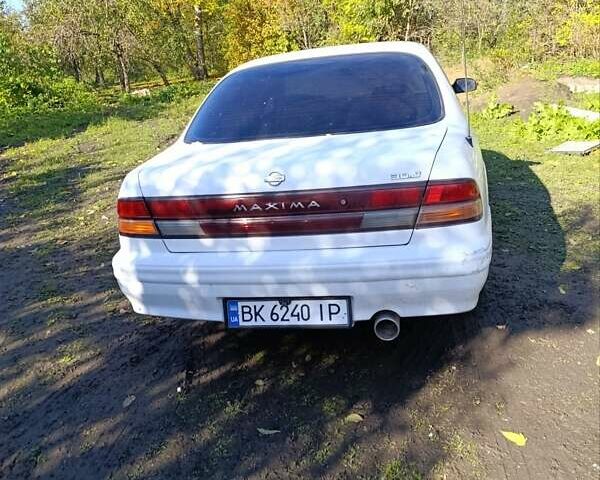 Білий Ніссан Максіма, об'ємом двигуна 3 л та пробігом 100 тис. км за 2000 $, фото 3 на Automoto.ua
