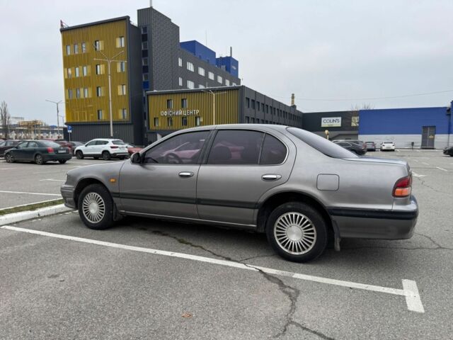 Бежевый Ниссан Максима, объемом двигателя 3 л и пробегом 380 тыс. км за 1500 $, фото 5 на Automoto.ua