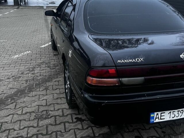 Черный Ниссан Максима, объемом двигателя 2 л и пробегом 450 тыс. км за 2250 $, фото 5 на Automoto.ua