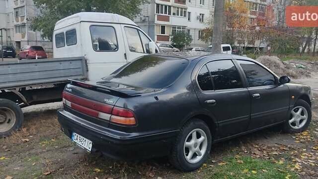 Ніссан Максіма 1995 у Черкасах на Automoto.ua Чорний Ніссан Максіма, об'ємом двигуна 2 л та пробігом 274 тис. км за 1999 $, фото 2 на Automoto.ua