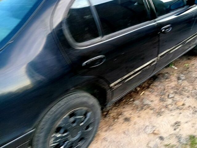 Черный Ниссан Максима, объемом двигателя 1.8 л и пробегом 330 тыс. км за 2700 $, фото 1 на Automoto.ua