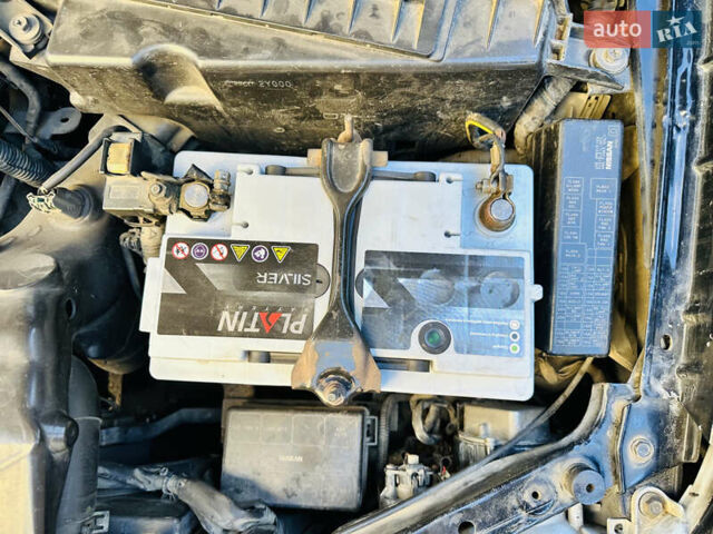 Черный Ниссан Максима, объемом двигателя 2 л и пробегом 197 тыс. км за 5400 $, фото 48 на Automoto.ua