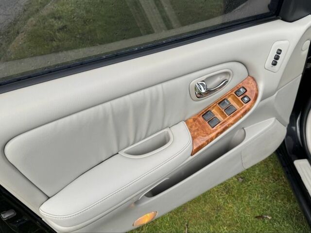 Чорний Ніссан Максіма, об'ємом двигуна 3 л та пробігом 340 тис. км за 4000 $, фото 11 на Automoto.ua