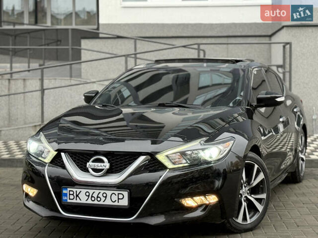 Черный Ниссан Максима, объемом двигателя 3.5 л и пробегом 102 тыс. км за 14900 $, фото 1 на Automoto.ua