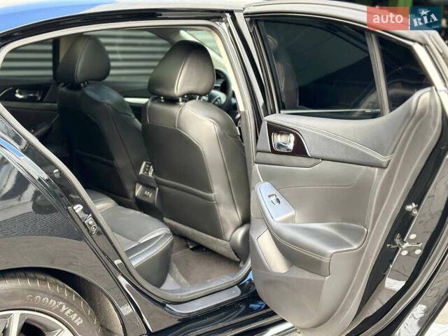 Черный Ниссан Максима, объемом двигателя 3.5 л и пробегом 68 тыс. км за 19900 $, фото 19 на Automoto.ua