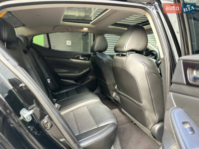 Черный Ниссан Максима, объемом двигателя 3.5 л и пробегом 68 тыс. км за 19900 $, фото 18 на Automoto.ua