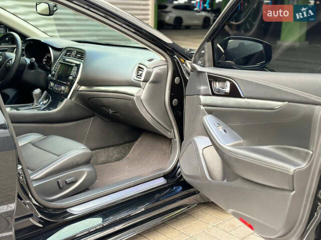 Черный Ниссан Максима, объемом двигателя 3.5 л и пробегом 68 тыс. км за 19900 $, фото 20 на Automoto.ua