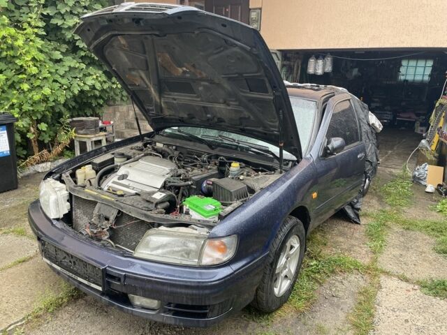 Фіолетовий Ніссан Максіма, об'ємом двигуна 3 л та пробігом 250 тис. км за 1700 $, фото 1 на Automoto.ua