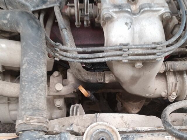 Червоний Ніссан Максіма, об'ємом двигуна 3 л та пробігом 480 тис. км за 670 $, фото 1 на Automoto.ua