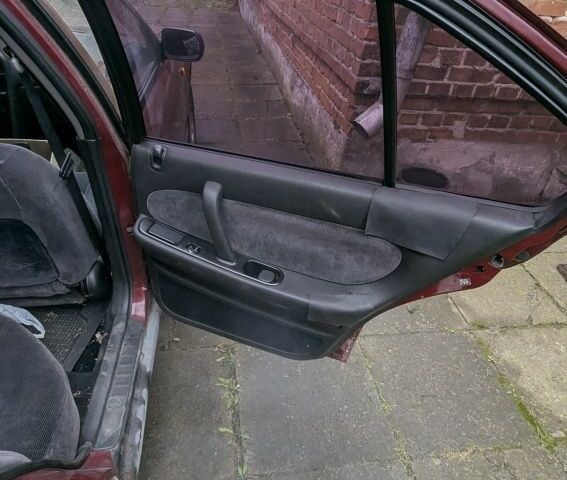 Червоний Ніссан Максіма, об'ємом двигуна 3 л та пробігом 341 тис. км за 1000 $, фото 18 на Automoto.ua