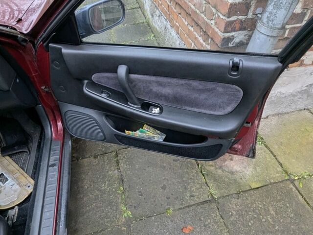 Червоний Ніссан Максіма, об'ємом двигуна 3 л та пробігом 341 тис. км за 1000 $, фото 14 на Automoto.ua