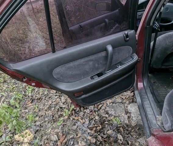 Червоний Ніссан Максіма, об'ємом двигуна 3 л та пробігом 341 тис. км за 1000 $, фото 17 на Automoto.ua