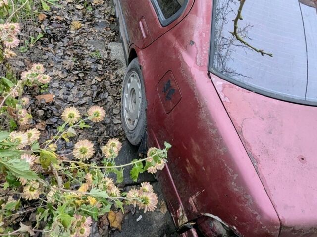 Червоний Ніссан Максіма, об'ємом двигуна 3 л та пробігом 341 тис. км за 1000 $, фото 5 на Automoto.ua