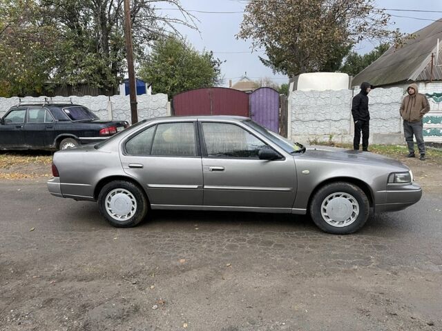 Серый Ниссан Максима, объемом двигателя 0 л и пробегом 250 тыс. км за 950 $, фото 2 на Automoto.ua