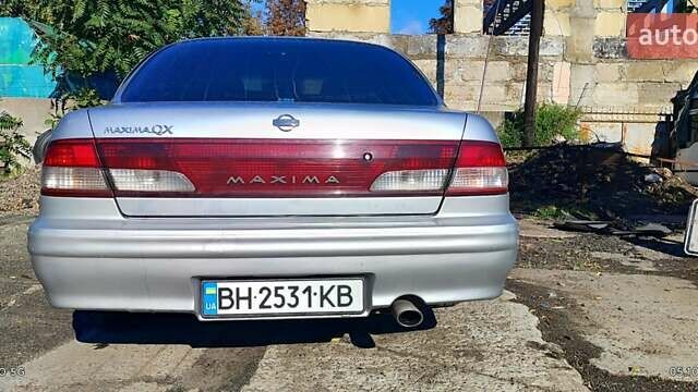 Серый Ниссан Максима, объемом двигателя 2 л и пробегом 400 тыс. км за 2800 $, фото 5 на Automoto.ua