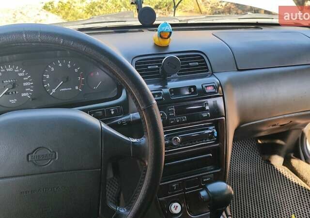Серый Ниссан Максима, объемом двигателя 2 л и пробегом 400 тыс. км за 2800 $, фото 3 на Automoto.ua