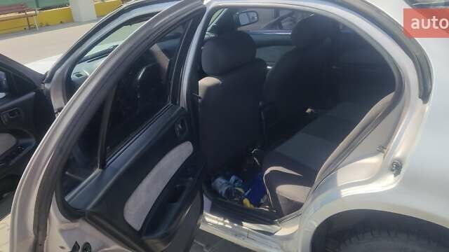 Серый Ниссан Максима, объемом двигателя 2 л и пробегом 202 тыс. км за 2100 $, фото 4 на Automoto.ua