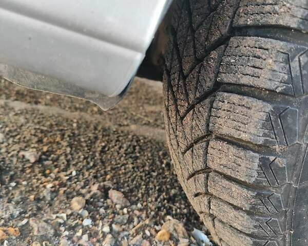 Серый Ниссан Максима, объемом двигателя 2 л и пробегом 400 тыс. км за 2800 $, фото 1 на Automoto.ua