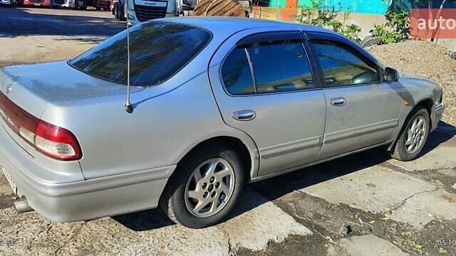 Серый Ниссан Максима, объемом двигателя 2 л и пробегом 400 тыс. км за 2800 $, фото 6 на Automoto.ua