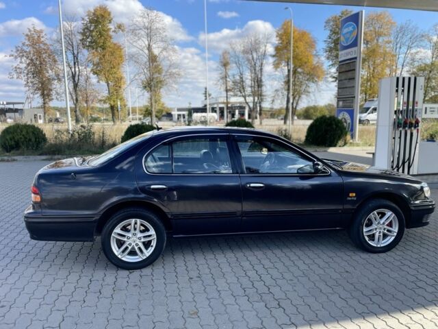 Ніссан Максіма 1997 у Тульчине на Automoto.ua Сірий Ніссан Максіма, об'ємом двигуна 3 л та пробігом 350 тис. км за 3100 $, фото 8 на Automoto.ua