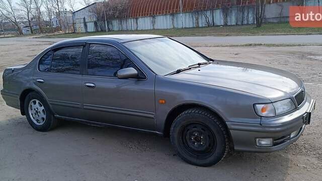 Серый Ниссан Максима, объемом двигателя 2.99 л и пробегом 400 тыс. км за 2500 $, фото 1 на Automoto.ua