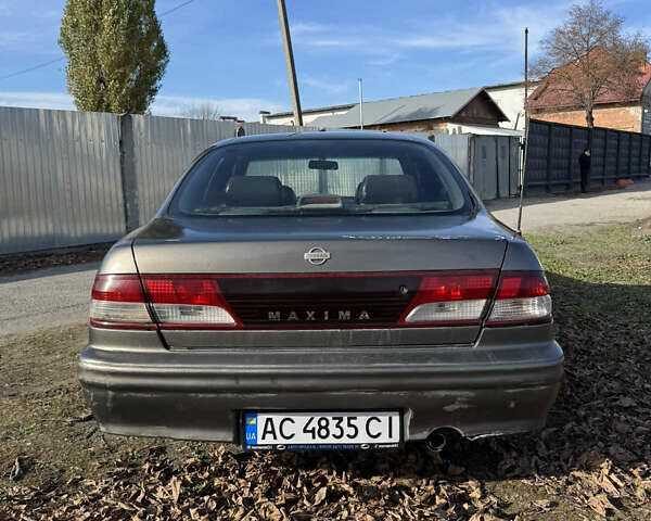 Серый Ниссан Максима, объемом двигателя 2.99 л и пробегом 444 тыс. км за 1650 $, фото 5 на Automoto.ua