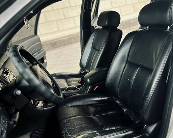 Серый Ниссан Максима, объемом двигателя 2.99 л и пробегом 330 тыс. км за 2200 $, фото 7 на Automoto.ua