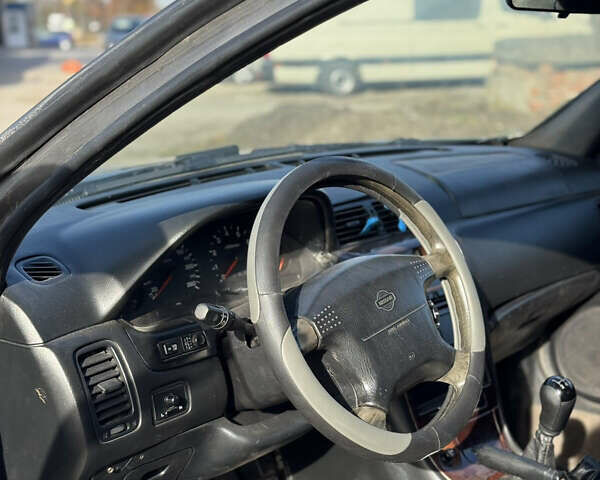 Серый Ниссан Максима, объемом двигателя 2.99 л и пробегом 444 тыс. км за 1650 $, фото 6 на Automoto.ua