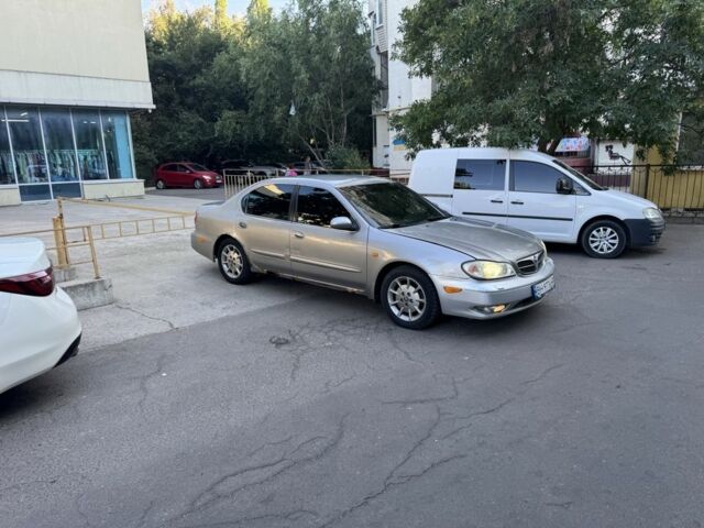 Серый Ниссан Максима, объемом двигателя 3 л и пробегом 310 тыс. км за 2000 $, фото 2 на Automoto.ua