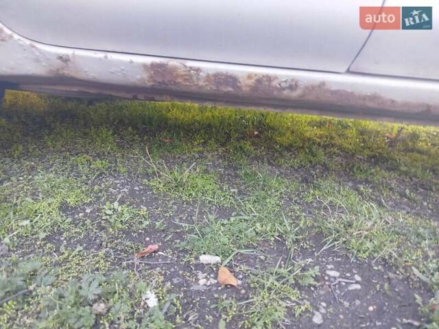 Ниссан Максима 2000 в Кривом Роге на Automoto.ua Серый Ниссан Максима, объемом двигателя 2 л и пробегом 480 тыс. км за 2100 $, фото 9 на Automoto.ua