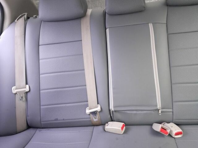 Сірий Ніссан Максіма, об'ємом двигуна 2 л та пробігом 287 тис. км за 4000 $, фото 5 на Automoto.ua