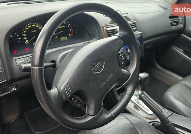 Серый Ниссан Максима, объемом двигателя 2.99 л и пробегом 364 тыс. км за 4100 $, фото 2 на Automoto.ua