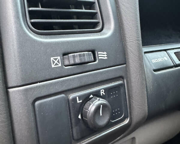 Серый Ниссан Максима, объемом двигателя 2 л и пробегом 285 тыс. км за 2350 $, фото 29 на Automoto.ua