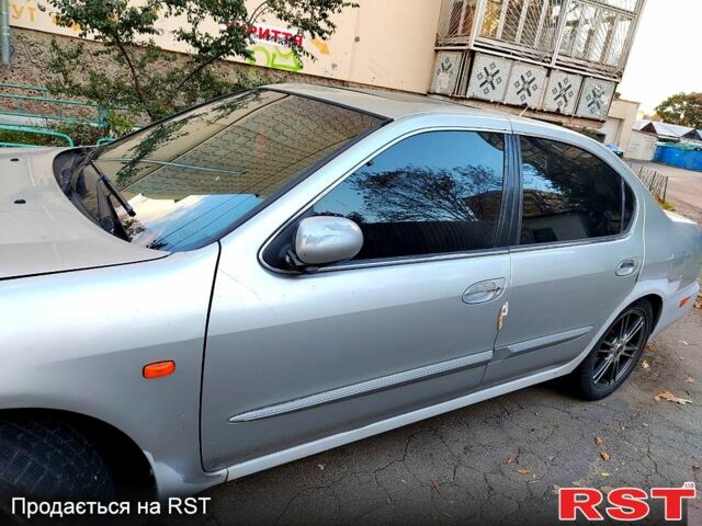 Ниссан Максима 2002 в Черноморске (Ильичевске) на Automoto.ua Серый Ниссан Максима, объемом двигателя 3 л и пробегом 300 тыс. км за 3200 $, фото 4 на Automoto.ua