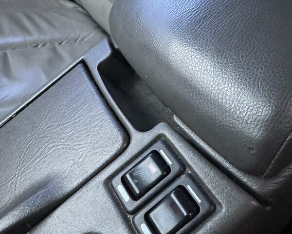 Серый Ниссан Максима, объемом двигателя 2 л и пробегом 285 тыс. км за 2350 $, фото 25 на Automoto.ua