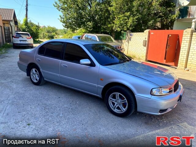 Серый Ниссан Максима, объемом двигателя 1.8 л и пробегом 200 тыс. км за 2650 $, фото 4 на Automoto.ua