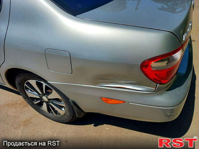 Сірий Ніссан Максіма, об'ємом двигуна 2 л та пробігом 270 тис. км за 3800 $, фото 3 на Automoto.ua