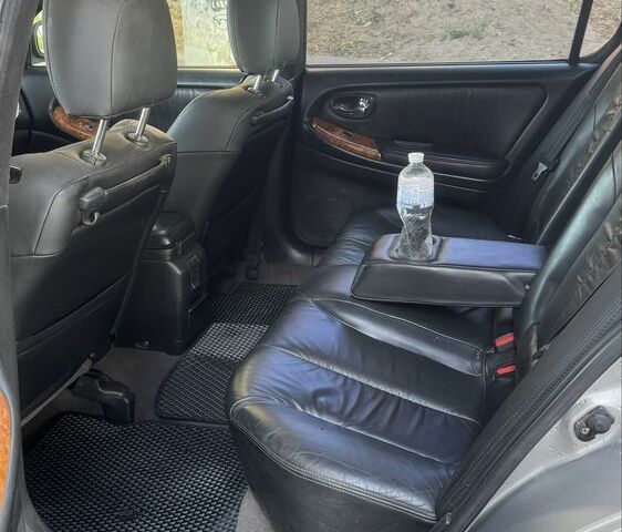 Сірий Ніссан Максіма, об'ємом двигуна 3 л та пробігом 311 тис. км за 4250 $, фото 2 на Automoto.ua