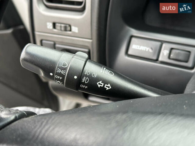 Серый Ниссан Максима, объемом двигателя 2 л и пробегом 286 тыс. км за 4999 $, фото 41 на Automoto.ua