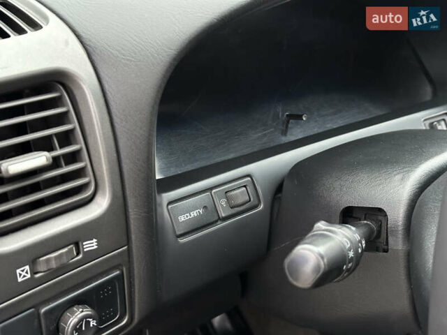 Серый Ниссан Максима, объемом двигателя 2 л и пробегом 286 тыс. км за 4999 $, фото 35 на Automoto.ua