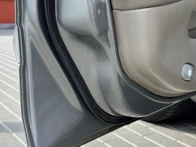 Серый Ниссан Максима, объемом двигателя 2 л и пробегом 200 тыс. км за 3550 $, фото 10 на Automoto.ua