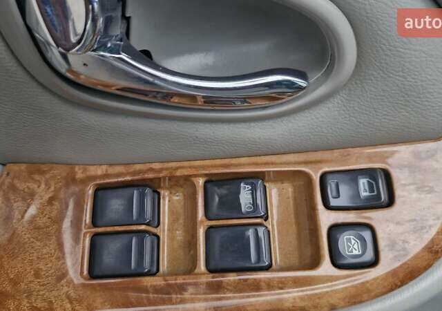 Серый Ниссан Максима, объемом двигателя 3 л и пробегом 262 тыс. км за 4900 $, фото 13 на Automoto.ua