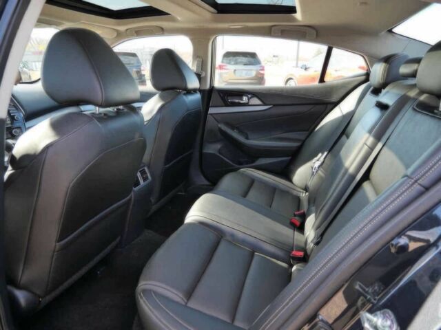 Серый Ниссан Максима, объемом двигателя 3.5 л и пробегом 73 тыс. км за 12000 $, фото 9 на Automoto.ua